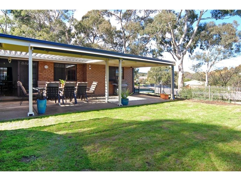 18 Sheoak Crescent, Aberfoyle Park SA 5159