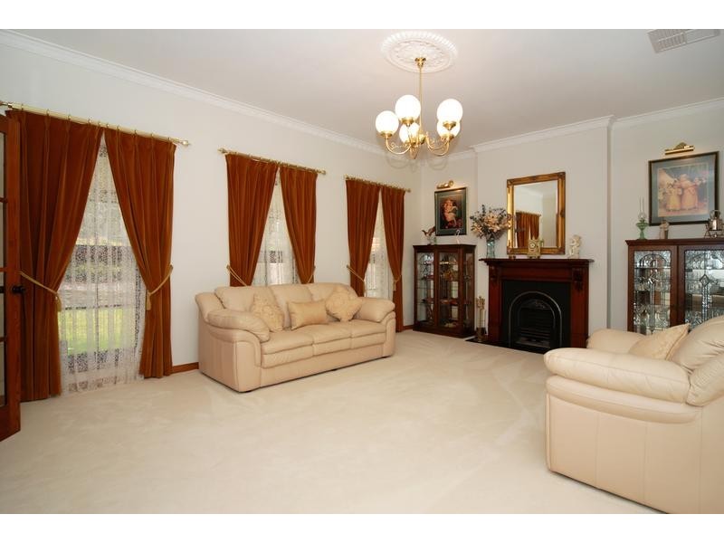 17 Reservoir Drive, Flagstaff Hill SA 5159