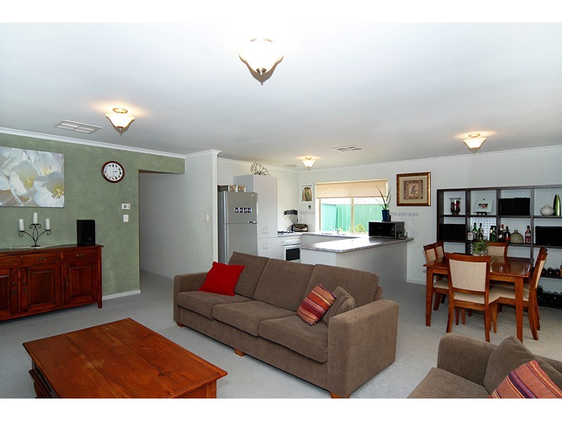 9 Merrivale Drive, Happy Valley SA 5159