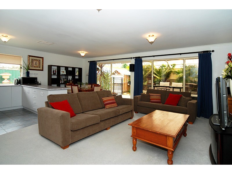 9 Merrivale Drive, Happy Valley SA 5159