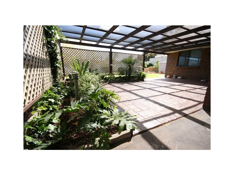 12 Lyn Street, Aberfoyle Park SA 5159