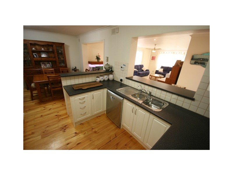 185 BLACK ROAD, Flagstaff Hill SA 5159