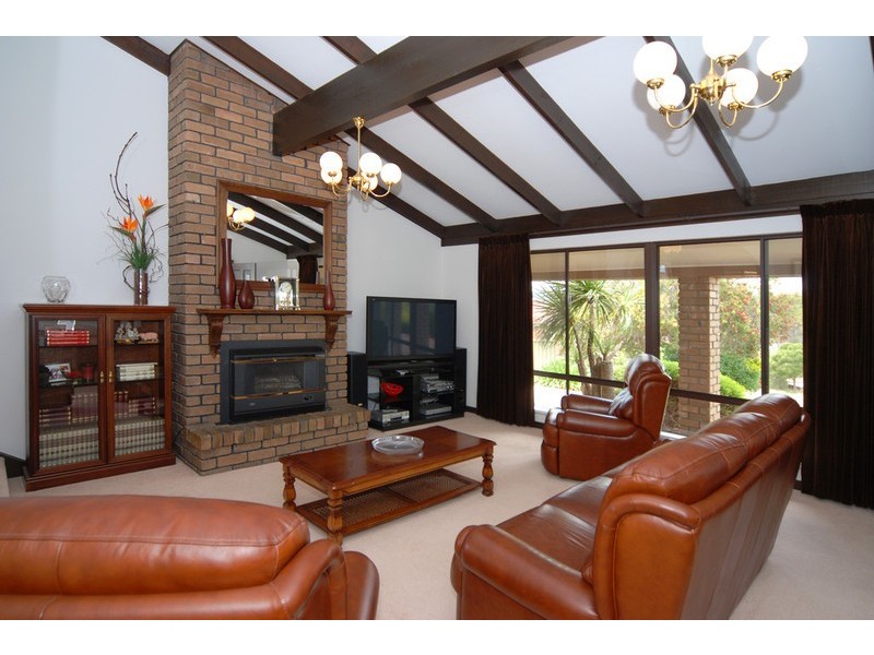 8 Mark Court, O’halloran Hill SA 5158