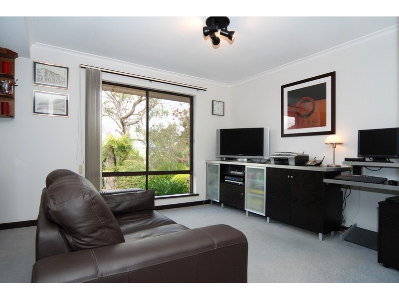 8 Mark Court, O’halloran Hill SA 5158