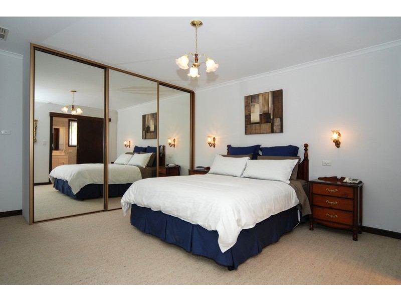 8 Mark Court, O’halloran Hill SA 5158