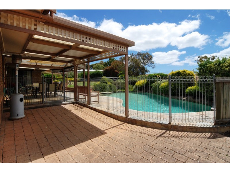 8 Mark Court, O’halloran Hill SA 5158