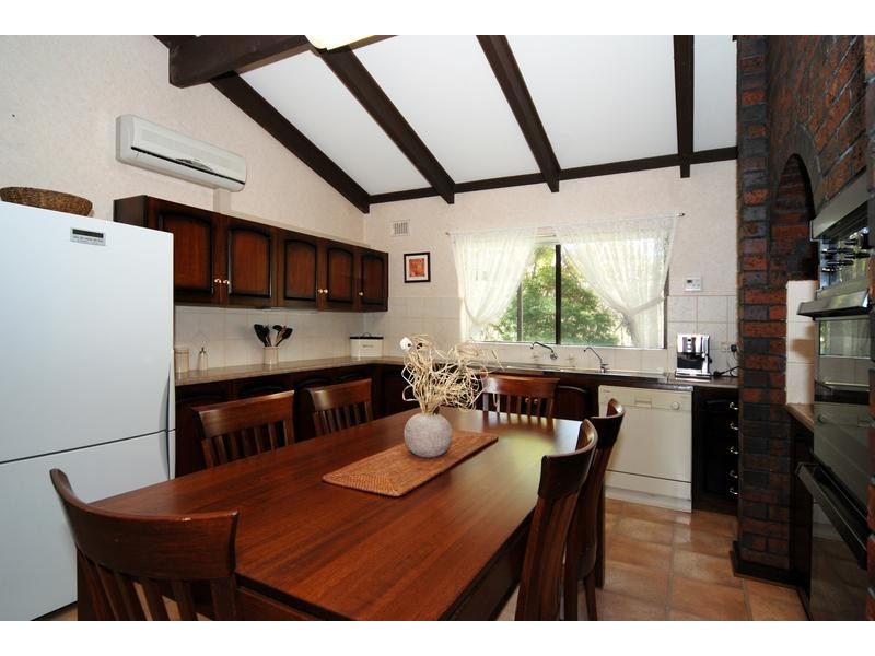 14 Swan Avenue, Happy Valley SA 5159