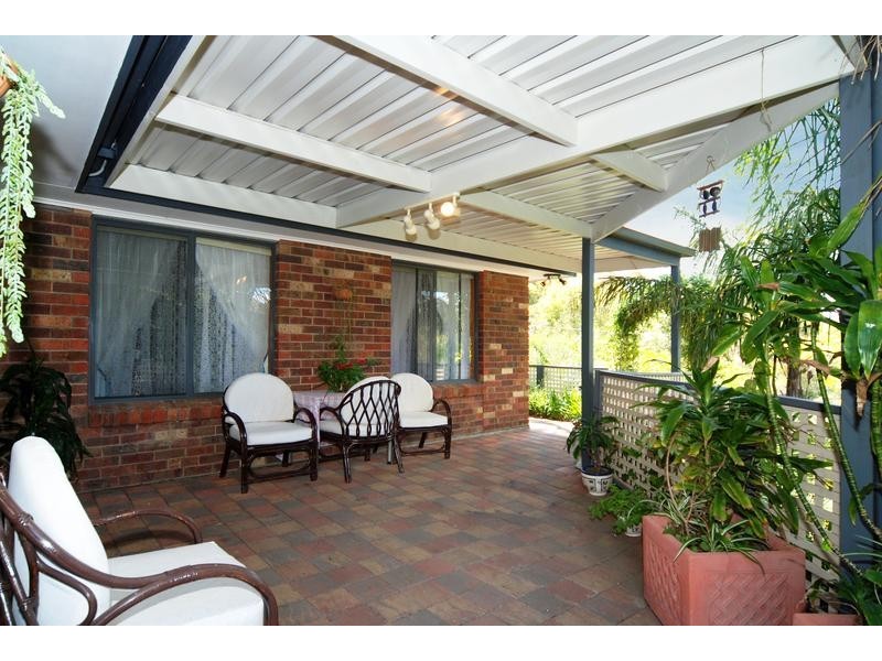 31 Dunalbyn Drive, Aberfoyle Park SA 5159