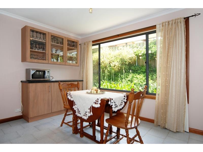 31 Dunalbyn Drive, Aberfoyle Park SA 5159