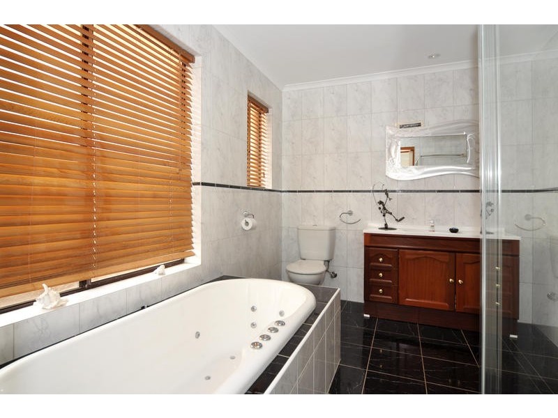 11 Tamarind Walk, Aberfoyle Park SA 5159