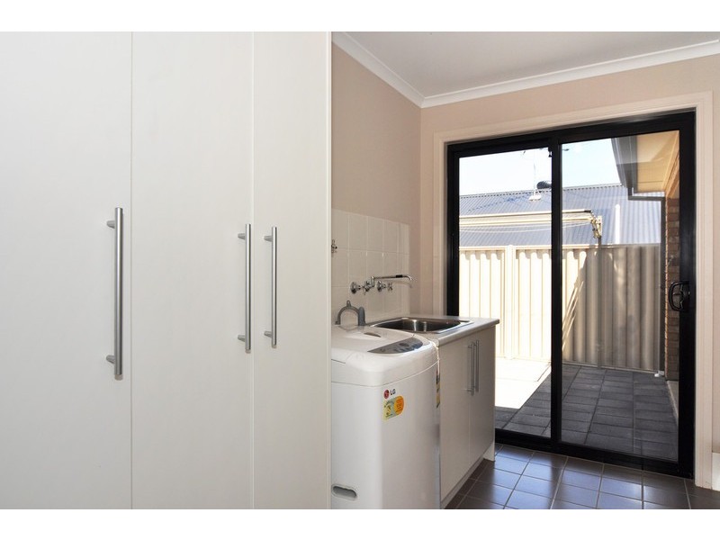 4 Bishops Hill Road, Happy Valley SA 5159