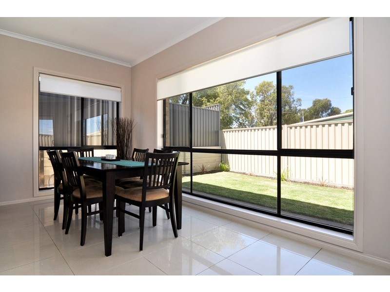 4 Bishops Hill Road, Happy Valley SA 5159