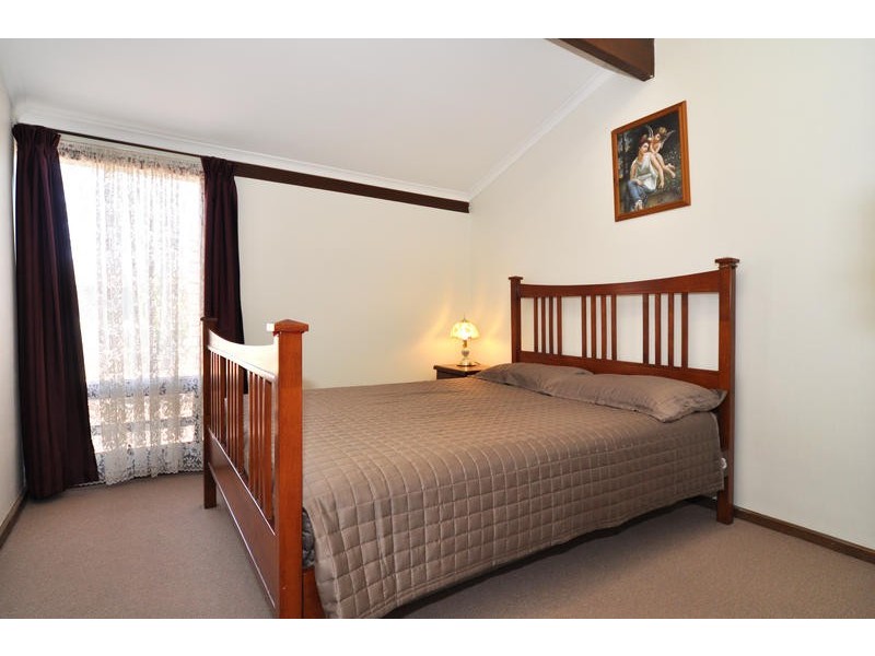 66 Oakridge Road, Aberfoyle Park SA 5159