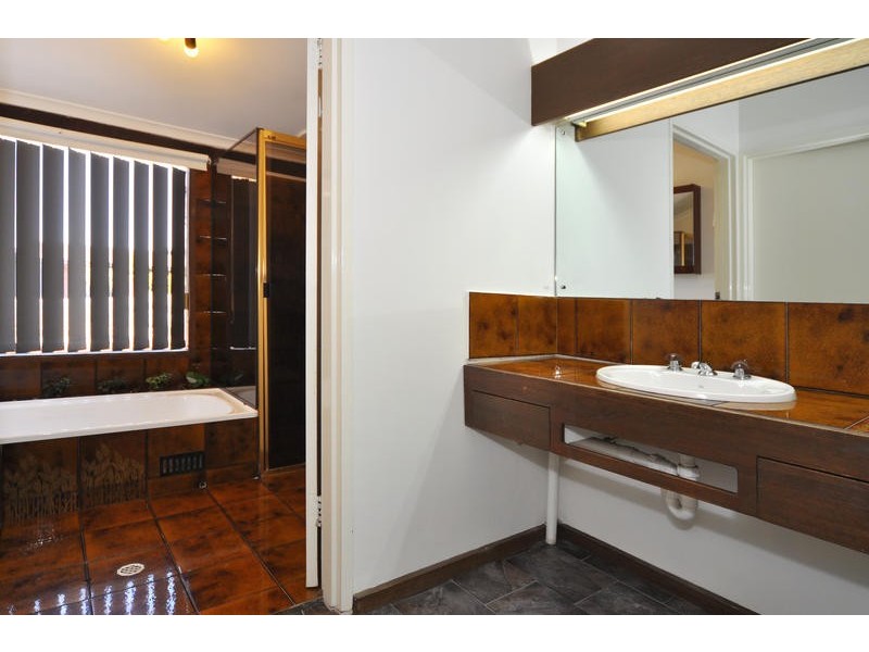 66 Oakridge Road, Aberfoyle Park SA 5159