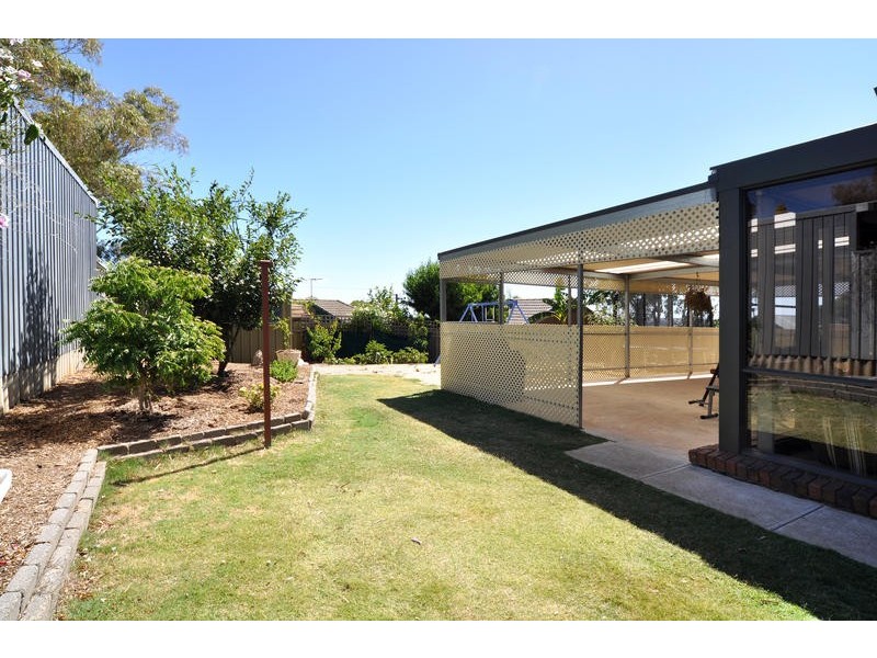 66 Oakridge Road, Aberfoyle Park SA 5159