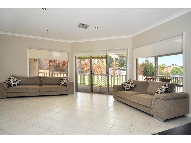 1 Peppermint Grove, Aberfoyle Park SA 5159