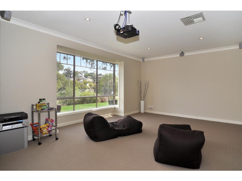 1 Peppermint Grove, Aberfoyle Park SA 5159