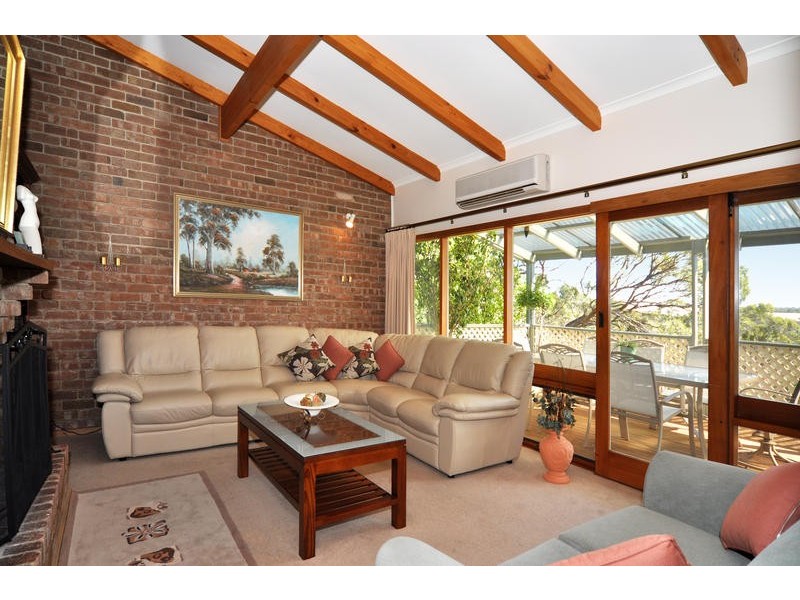 25 York Drive, Flagstaff Hill SA 5159