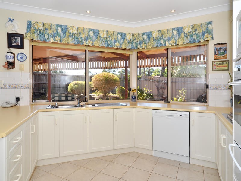 6 Hilderstone Court, Flagstaff Hill SA 5159