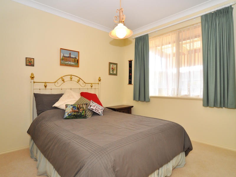 6 Hilderstone Court, Flagstaff Hill SA 5159