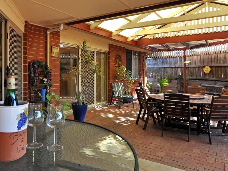 6 Hilderstone Court, Flagstaff Hill SA 5159