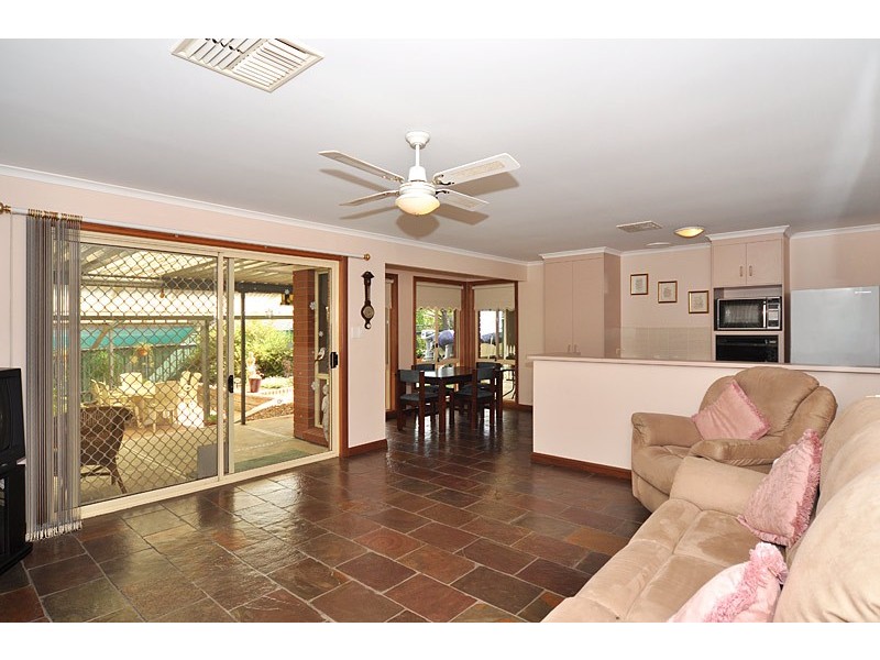 5 Lakeview Close, Woodcroft SA 5162