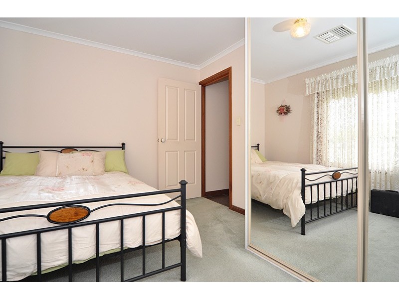 5 Lakeview Close, Woodcroft SA 5162