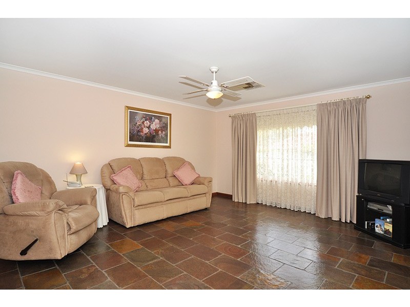 5 Lakeview Close, Woodcroft SA 5162