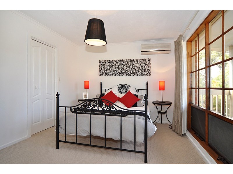 10 Grevillea Road, Aberfoyle Park SA 5159