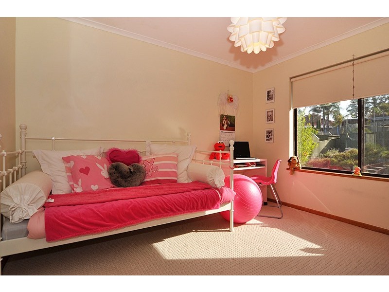 10 Grevillea Road, Aberfoyle Park SA 5159