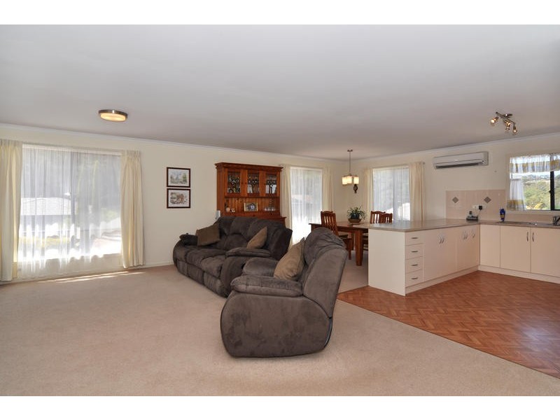 6A Walters Crescent, Aberfoyle Park SA 5159