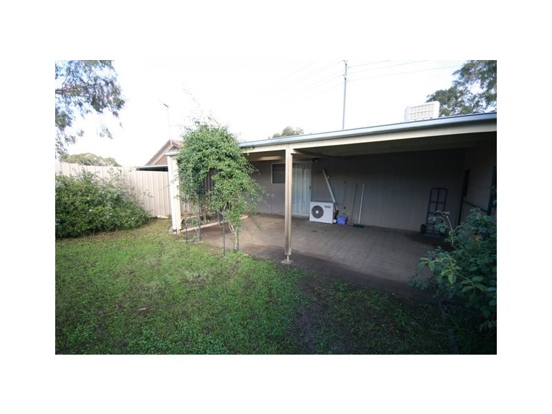 2 Golf Course Drive, Woodcroft SA 5162