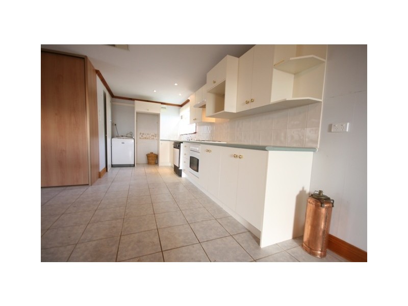 2 Golf Course Drive, Woodcroft SA 5162