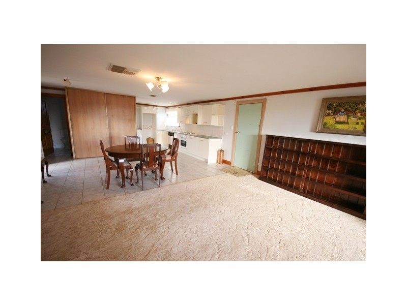 2 Golf Course Drive, Woodcroft SA 5162