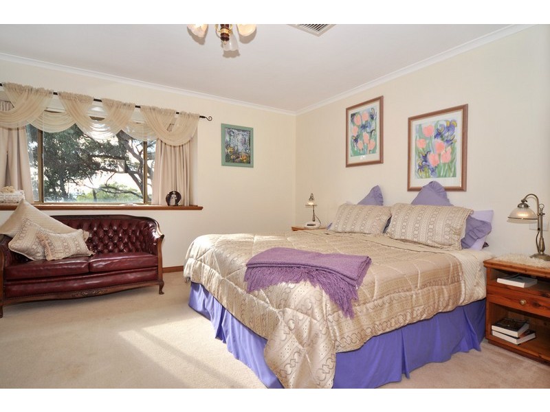 2 Romney Road, Happy Valley SA 5159