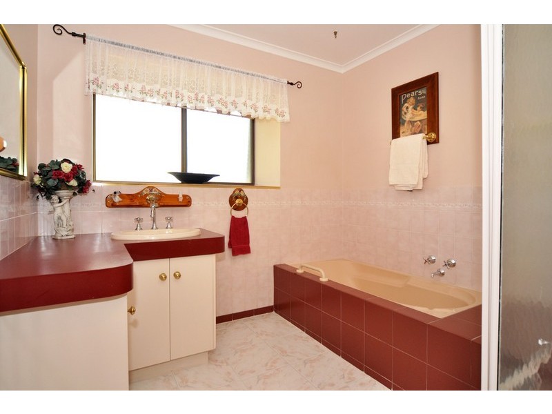2 Romney Road, Happy Valley SA 5159