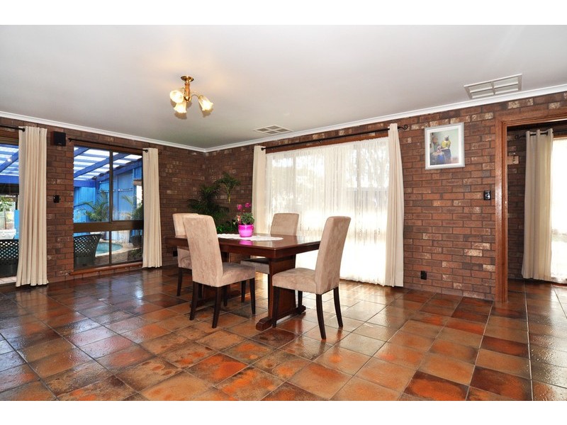 2 Romney Road, Happy Valley SA 5159