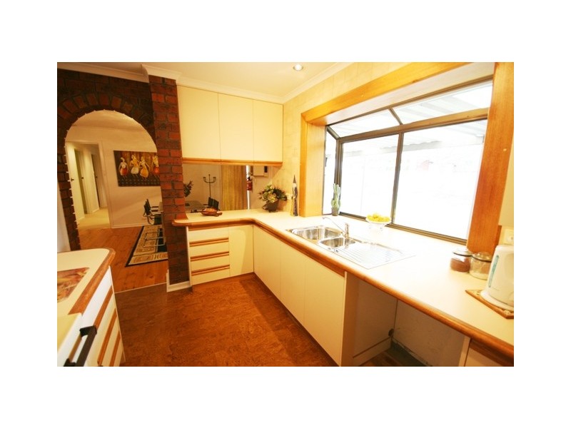 32 Roxanne Avenue, Aberfoyle Park SA 5159