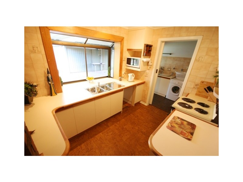 32 Roxanne Avenue, Aberfoyle Park SA 5159