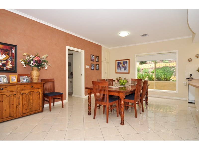 6 Hillside Court, Aberfoyle Park SA 5159