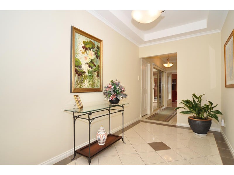 6 Hillside Court, Aberfoyle Park SA 5159