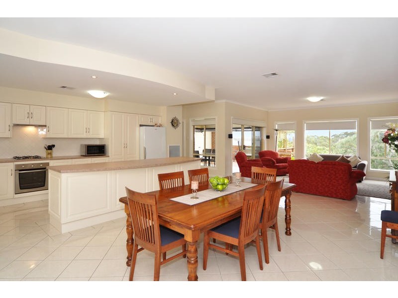 6 Hillside Court, Aberfoyle Park SA 5159