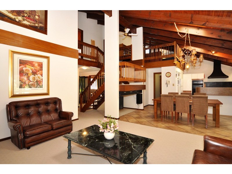 10 Elura Court, Flagstaff Hill SA 5159