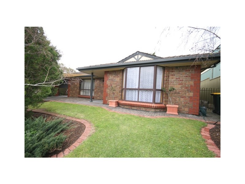 50 Dunalbyn Drive, Aberfoyle Park SA 5159