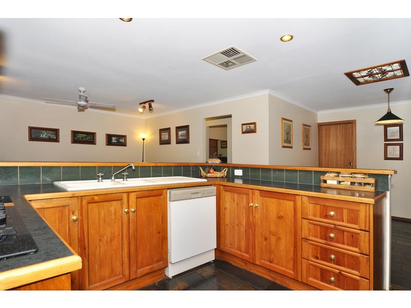 50 Dunalbyn Drive, Aberfoyle Park SA 5159