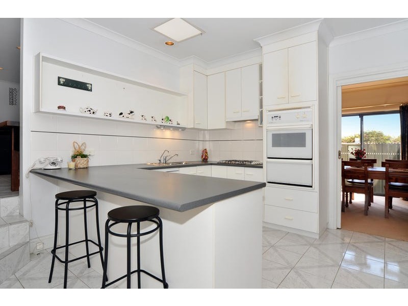 4 Goss Road, Aberfoyle Park SA 5159