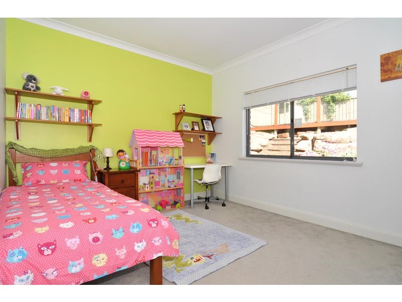 4 Goss Road, Aberfoyle Park SA 5159