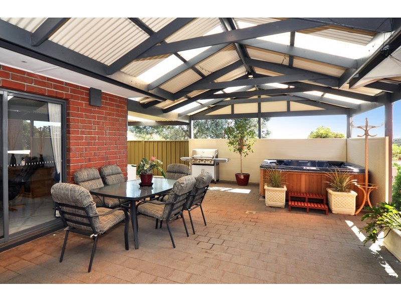 4 Goss Road, Aberfoyle Park SA 5159