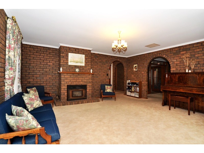 6 Monaco Circuit, Aberfoyle Park SA 5159