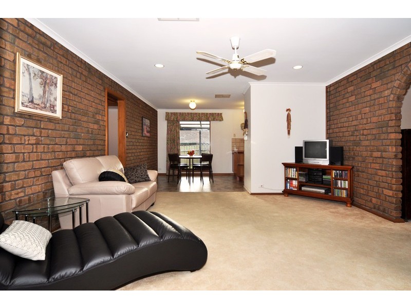 6 Monaco Circuit, Aberfoyle Park SA 5159